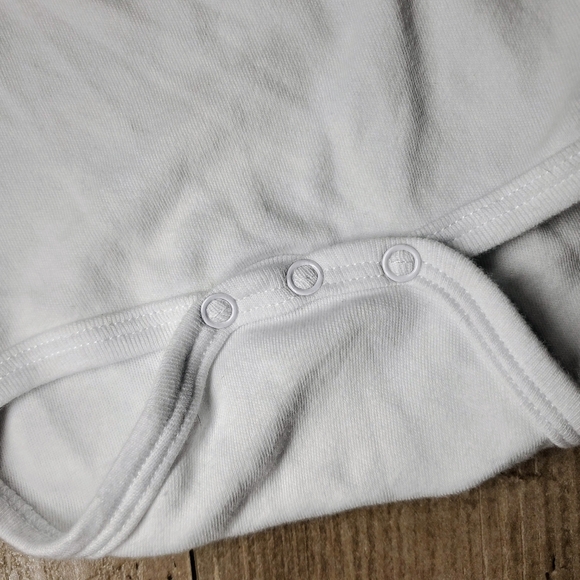 WeeWearr Ain't No Aunt Like The One I Got Onesie Bodysuit Size 6-12 months EUC - Picture 5 of 9